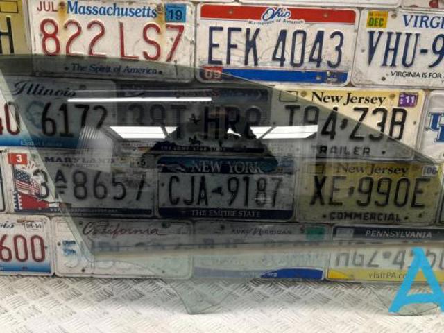 Стекло передней правой двери T4N3102 JAGUAR
