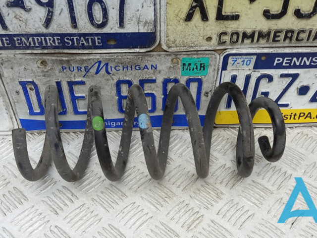 Пружина амортизатора TK4828011D MAZDA