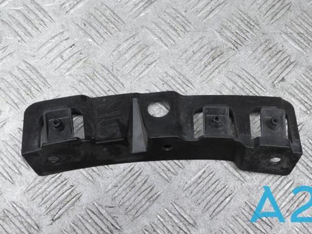 MAZDA TK4850153B Кронштейн бампера переднего внешний правый в наличии Винница