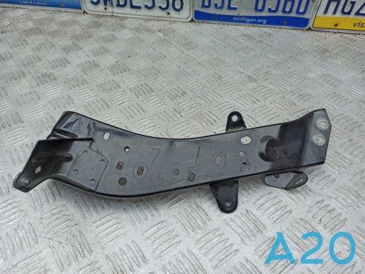 Рамка радиатора левая TK4854140 MAZDA