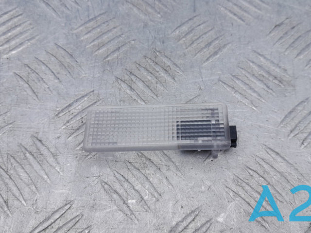 Плафон подсветки багажного отсека XDC000071 LAND ROVER