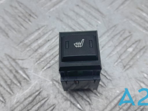 Кнопка включения обогрева сиденья YUF500120PVJ LAND ROVER