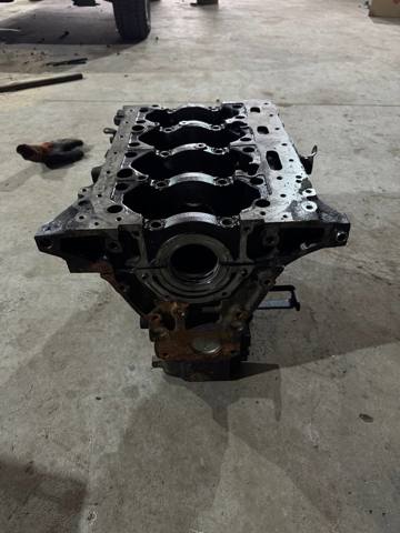 Блок двигателя 1050A358 MITSUBISHI