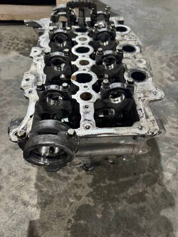 Головка блока цилиндров (ГБЦ), правая 1311302 LAND ROVER