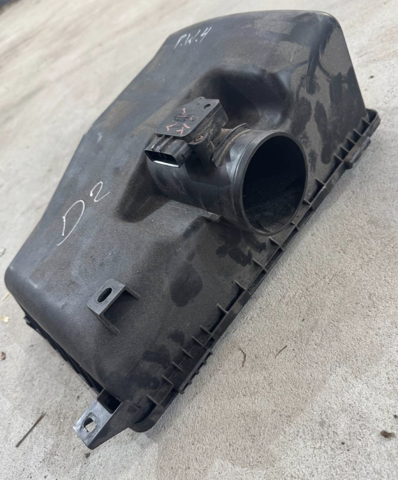 Корпус воздушного фильтра, верхняя часть 1500A146 MITSUBISHI