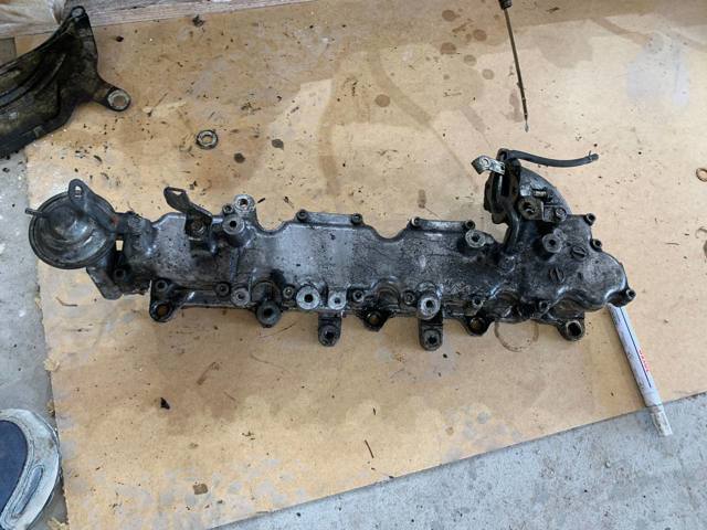 1542A084 MITSUBISHI Впускной коллектор купить в Винница