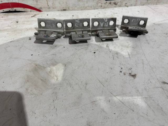 30784903 VOLVO Петля двери передней левой купить в Сумы