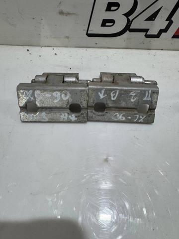Петля двери задней правой 30784906 VOLVO