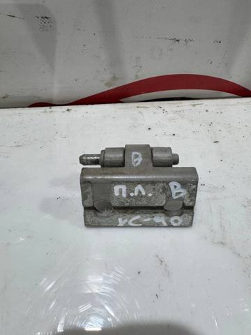 Петля передней двери, левой 30784907 VOLVO