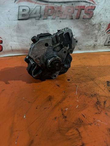 Насос топливный высокого давления 31303475 VOLVO