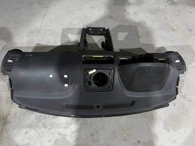 Передняя панель 39992125 VOLVO