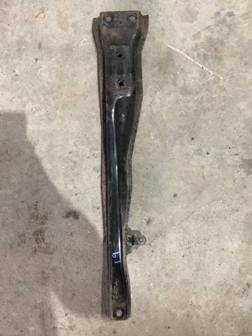 Балка крепления двигателя 4000A021 MITSUBISHI
