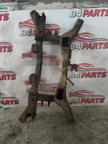 Поперечка задней подвески 4100A095 MITSUBISHI