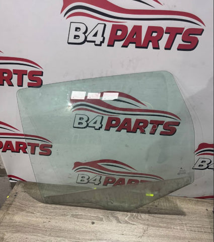 Стекло двери задней левой 5736A157 MITSUBISHI
