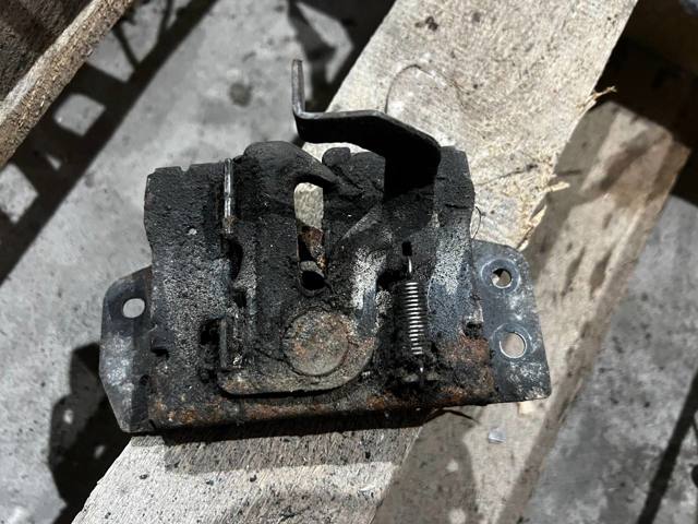 Запор капота (замок и привод замка капота) 5908A060 MITSUBISHI