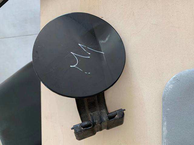 Лючок (дверца) бензобака Mitsubishi Lancer 10 SPORTBACK