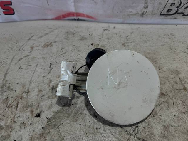 Лючок (дверца) бензобака 5940A143 MITSUBISHI
