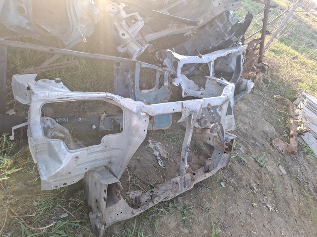 625008H300 Рамка радиатора купить Винница