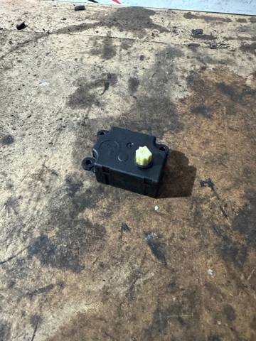 7701207721 RENAULT Клапан (актуатор) привода заслонки EGR купить в Павлоград