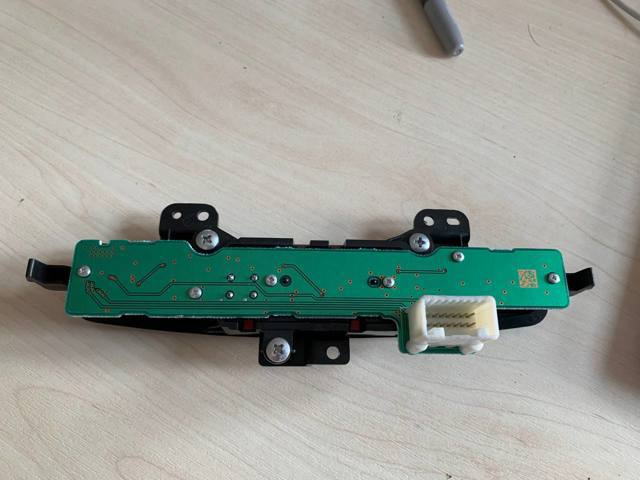 MITSUBISHI 8002B688XA в наличии Ирпень