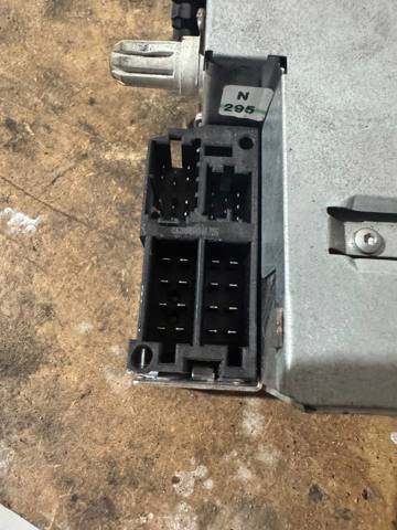 8200607918 RENAULT Магнитола (радио AM/FM) купить в Тернополь