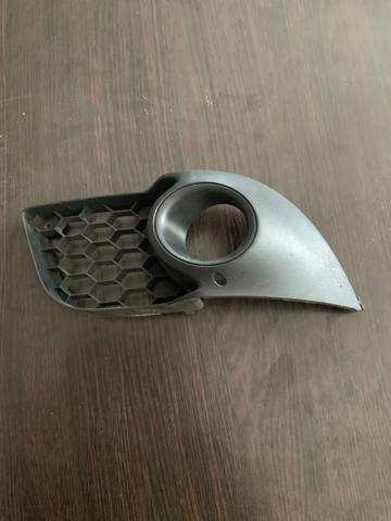 Заглушка под противотуманные фары, левая 8321A123 MITSUBISHI