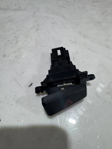 MITSUBISHI 8614A026 Кнопка аварийки в наличии Черкассы
