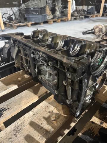 8642831 VOLVO Блок цилиндров двигателя купить в Ирпень