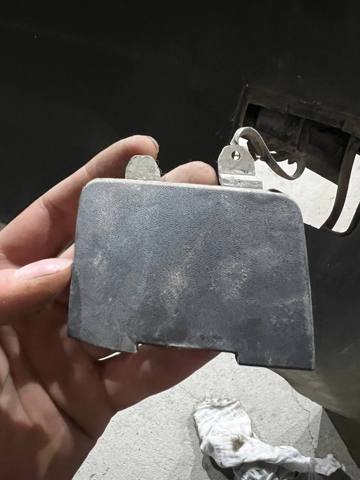 Заглушка бампера буксировочного крюка, задняя 8662638 VOLVO