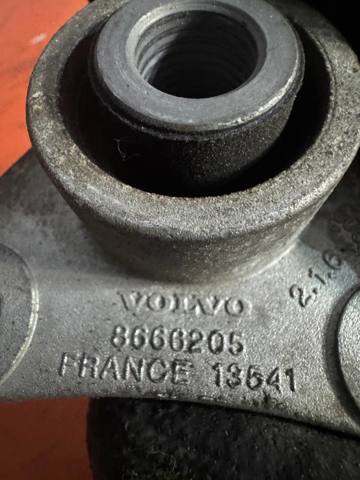 VOLVO 8666205 Кронштейн верхнего стабилизатора (распорки) в наличии Днепр