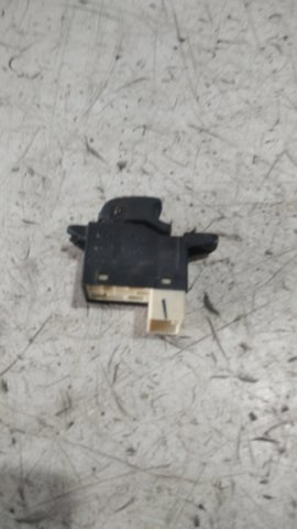 Кнопки заднего стекло подъемника 9358026100 HYUNDAI