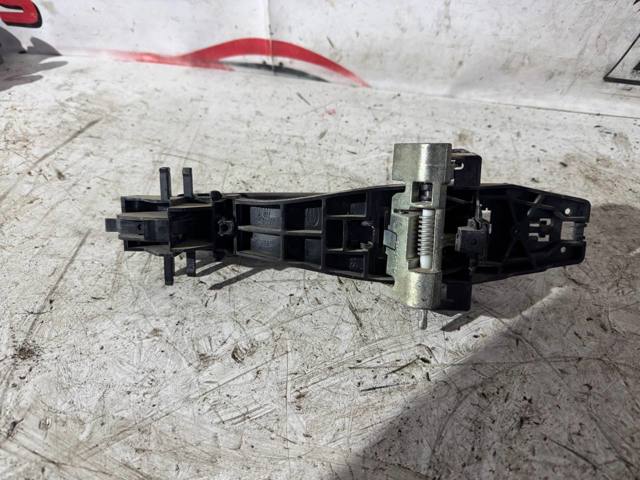 Держатель наружной ручки двери, передней правой CXF500140 LAND ROVER