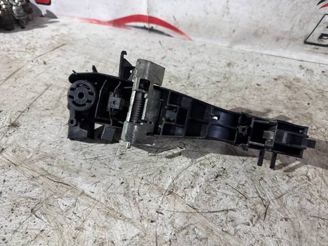 Держатель наружной ручки двери, передней левой CXF500150 LAND ROVER