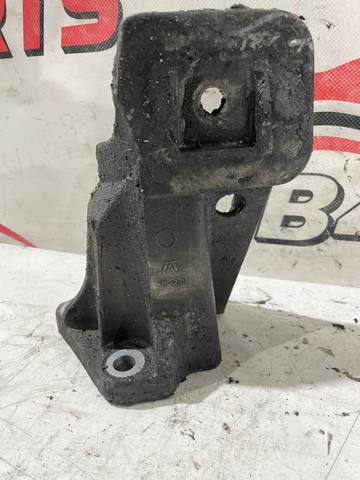LAND ROVER KKU500580 Кронштейн подушки (опоры) двигателя левой в наличии Николаев
