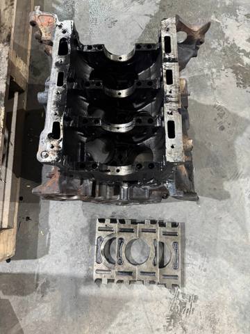 Блок цилиндров двигателя LR010297 LAND ROVER