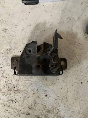 Замок крышки капота MB669561 MITSUBISHI