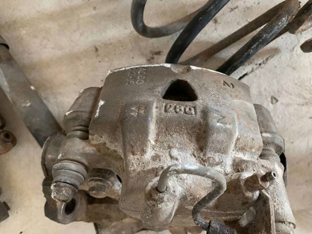 Суппорт тормозной передний правый MB858405 MITSUBISHI