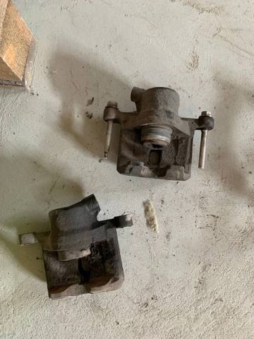 Суппорт тормозной левый задний MB858464 MITSUBISHI