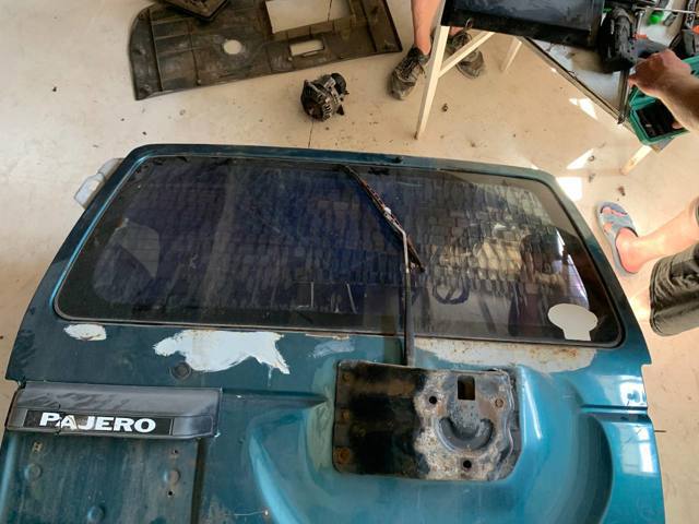 Задняя ляда MB860571 MITSUBISHI