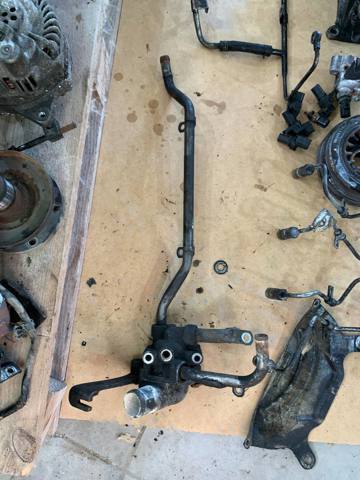 Корпус термостата MD367657 MITSUBISHI