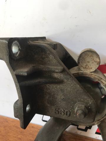 Кронштейн подушки (опоры) двигателя, правой MD369262 MITSUBISHI
