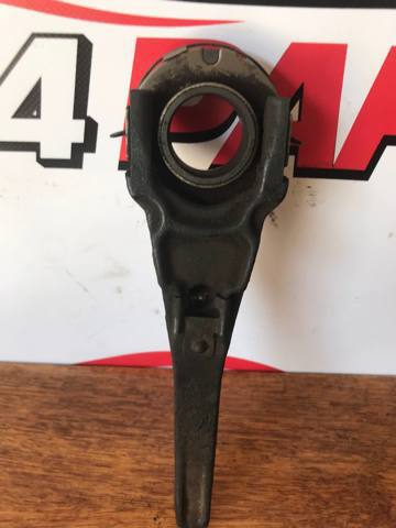 Вилка выключения сцепления MD747524 MITSUBISHI