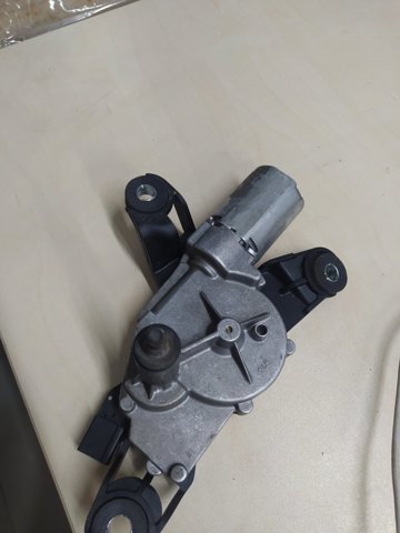 Моторчик заднего стеклоочистителя MN105051 MITSUBISHI