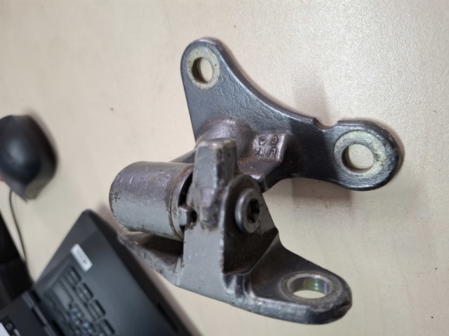 MN105675 MITSUBISHI Петля двери передней левой купить в Каменское
