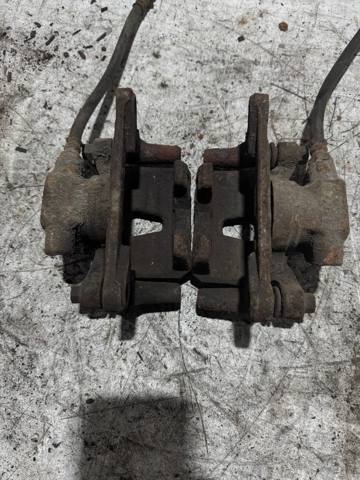 Скоба тормозного заднего суппорта MN116285 MITSUBISHI