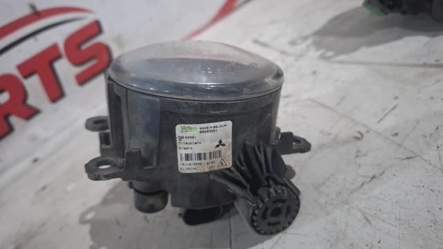 MN142091 MITSUBISHI Фара противотуманная левая/правая купить в Полтава