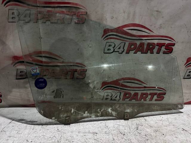 Стекло двери передней правой MN167532 MITSUBISHI