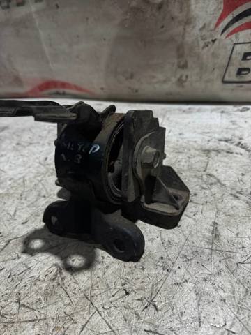Левая опора двигателя MN184368 MITSUBISHI