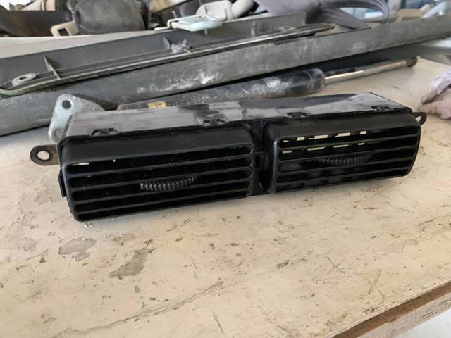 MITSUBISHI MR117491 Решетка вентиляции салона на "торпедо" в наличии Тернополь