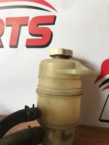 Бачок насоса гидроусилителя руля MR403657 MITSUBISHI